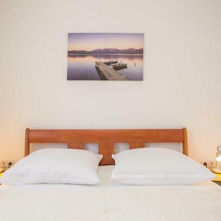 Apartment Smuljic Vrboska Eksteriør billede