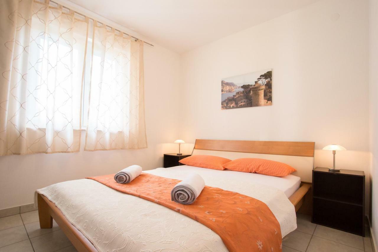 Apartment Smuljic Vrboska Eksteriør billede