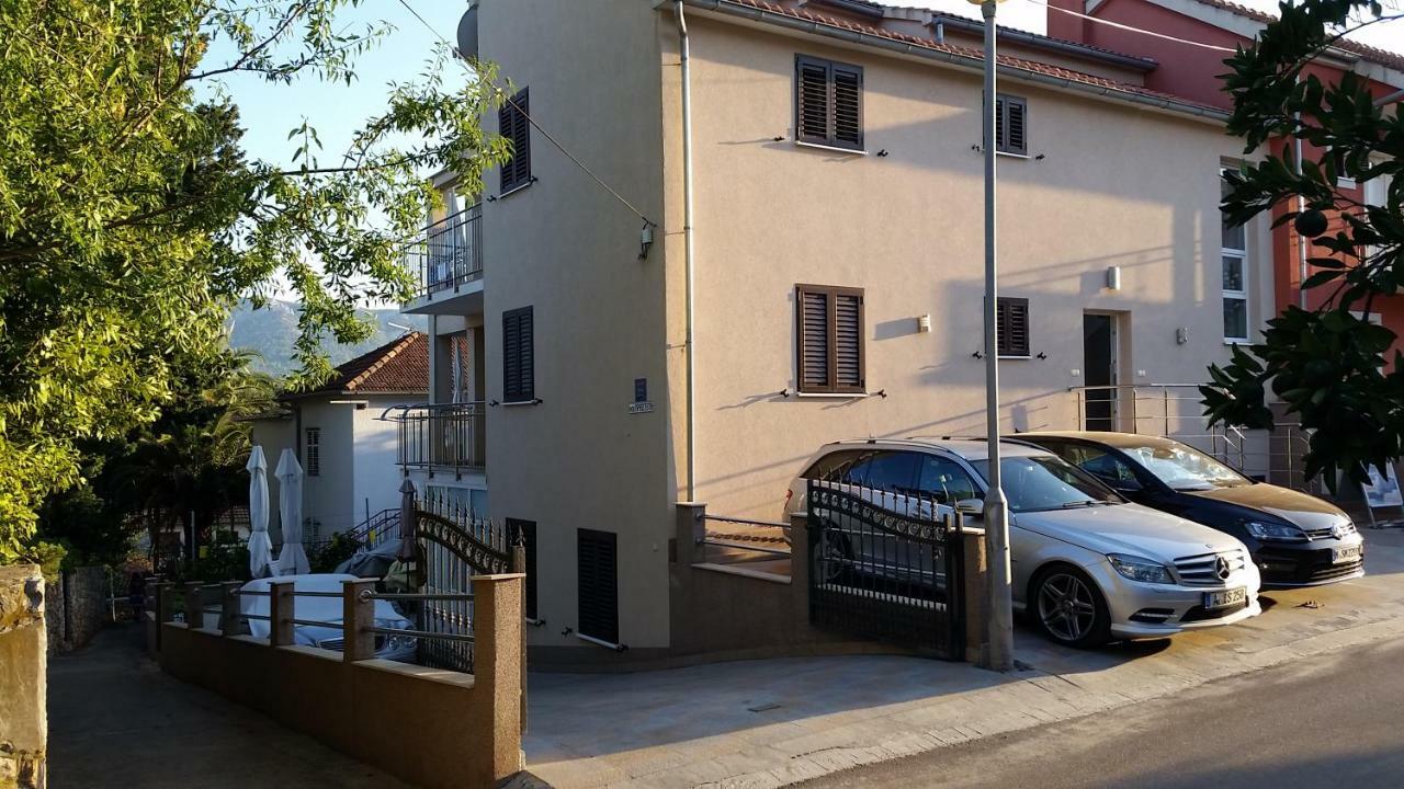 Apartment Smuljic Vrboska Eksteriør billede