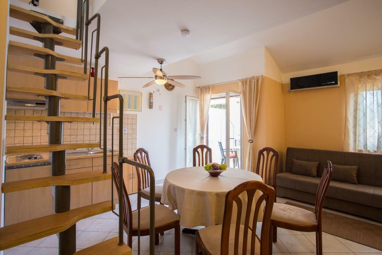 Apartment Smuljic Vrboska Eksteriør billede