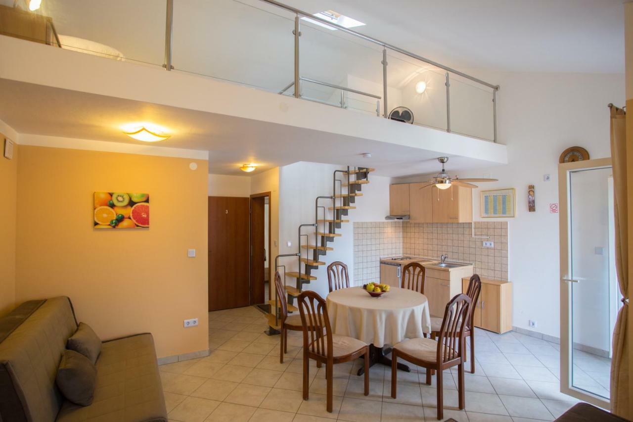 Apartment Smuljic Vrboska Eksteriør billede